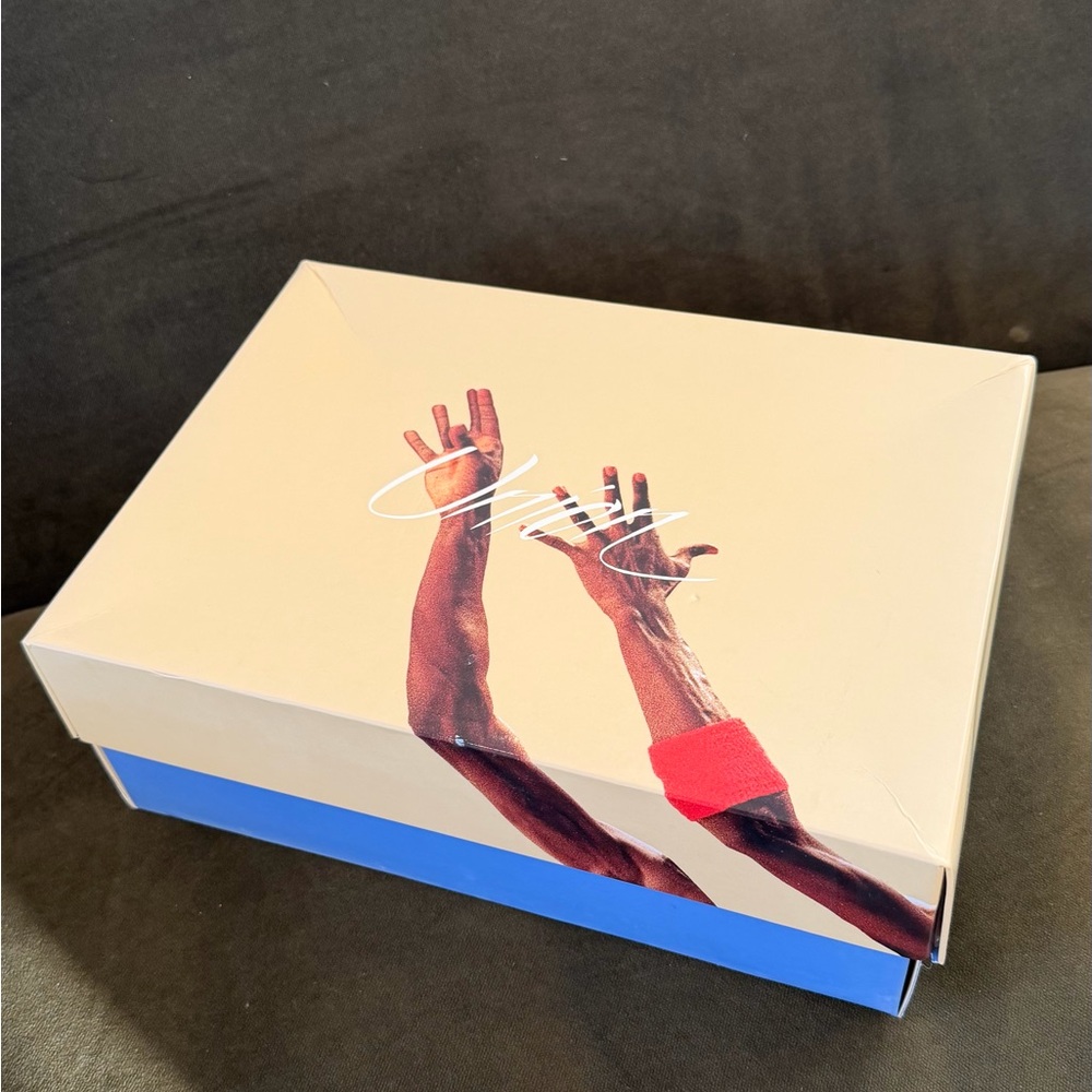Jordan 4 Retro SP
30th Anniversary Union Desert Moss
Box and wrapping paper. - Picture 3 of 16